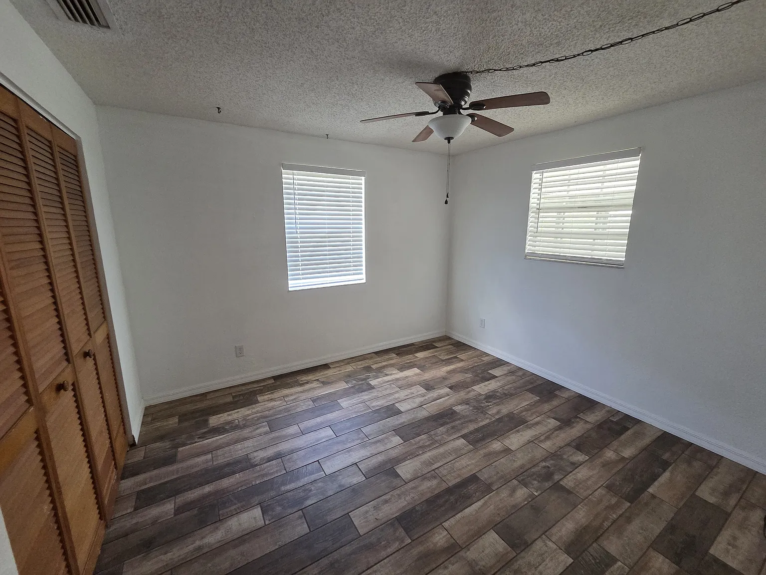 3 bed, 1152 sqft, $2,300 — Photo 3