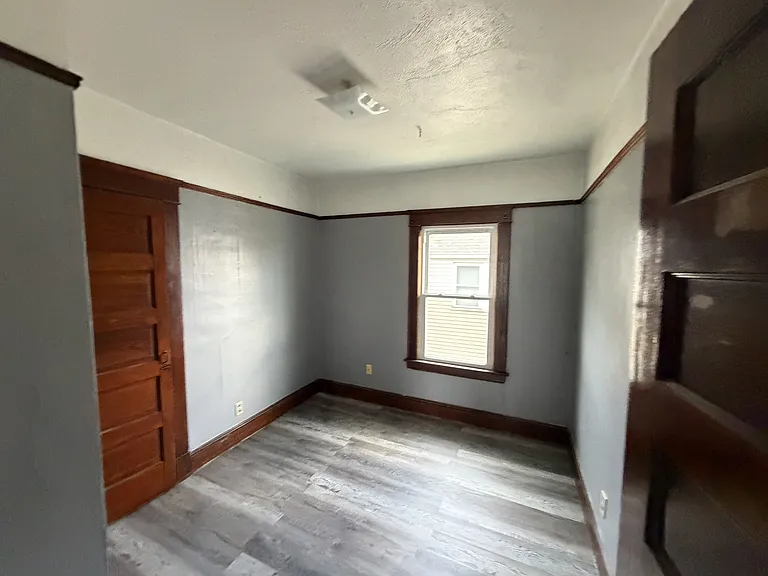 18826 Sloane Ave — Photo 3