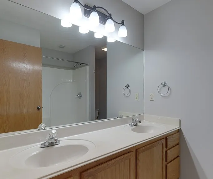 519 N Bristol Ct — Photo 13