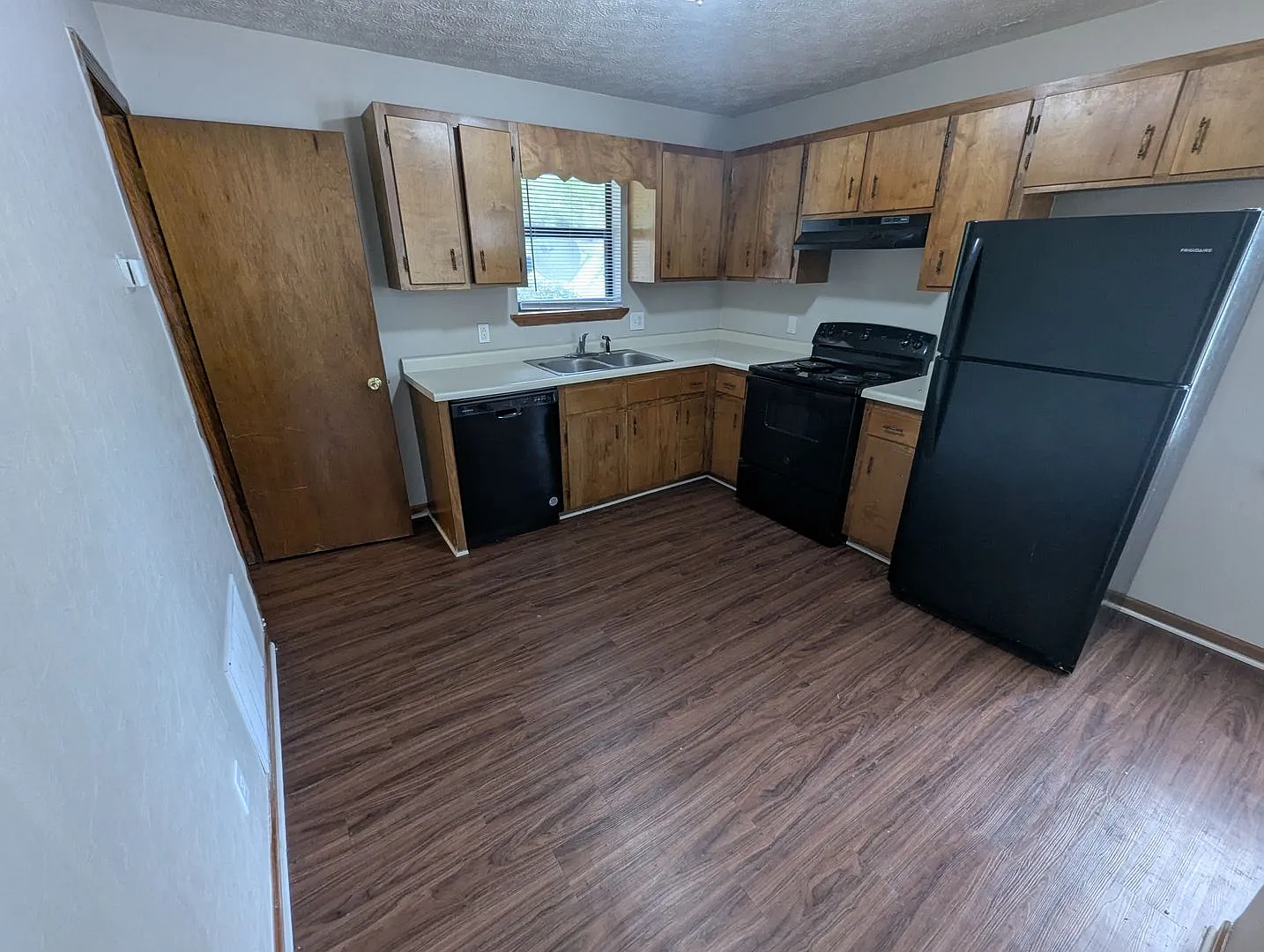 130/132 Cooper Springs Ct — Photo 3