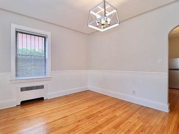 4th image of 457 Jersey Ave APT 1F