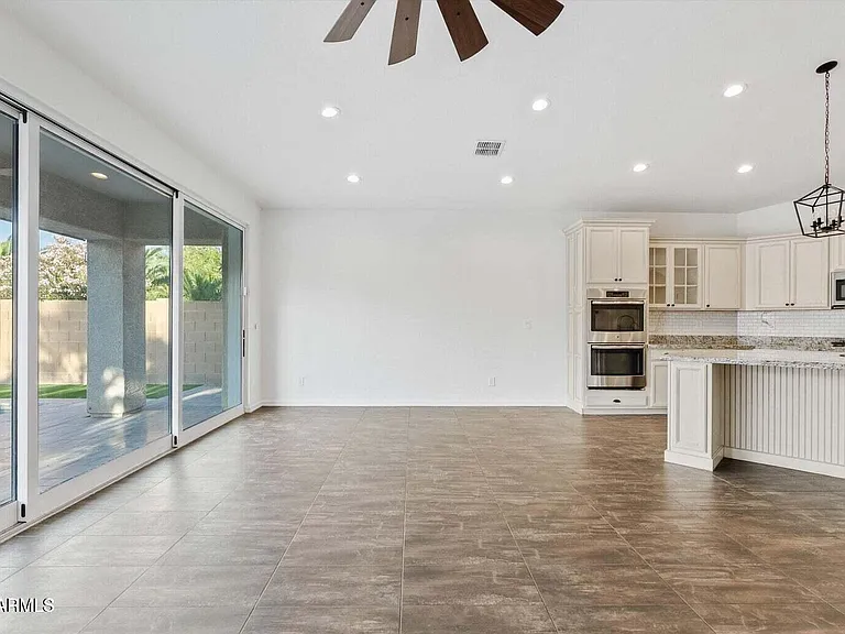 22218 E Cherrywood Dr — Photo 12