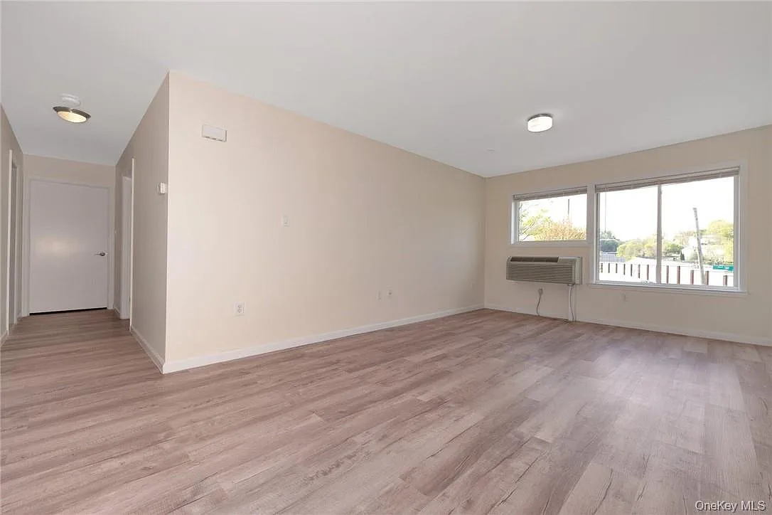 2 bed, 2.0 bath, 1000 sqft, $3,300 — Photo 4