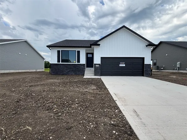 2416 Spruce St, Granger, IA 50109