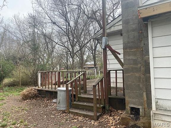4th image of 285 W 2nd St