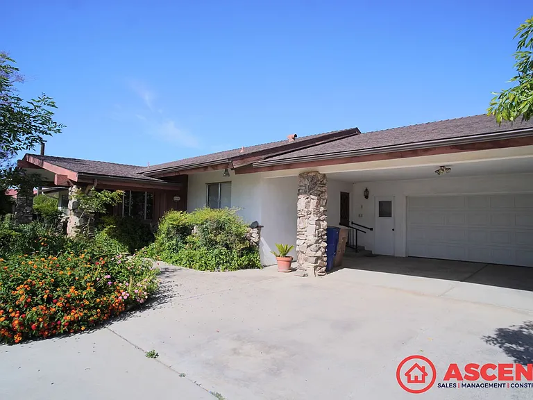 7932 Stine Rd — Photo 2