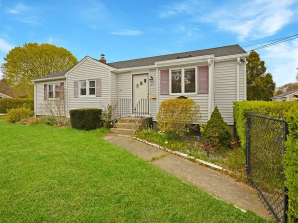 71 Seacoast Shores Blvd, East Falmouth, MA 02536