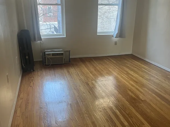 515 Rogers Avenue image 4 of 7