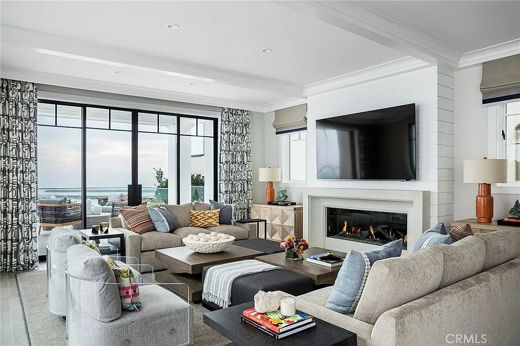 4 bed, 4.5 bath, 4220 sqft, $65,000 — Photo 4