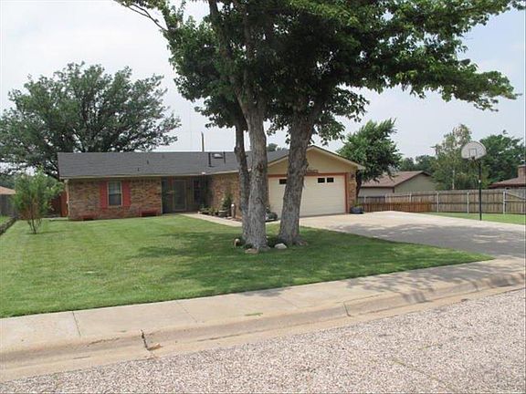 3rd image of 7811 Sombrero Dr