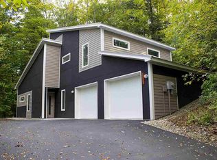 9966 E Lakeview Hills Rd, Traverse City, MI 49684