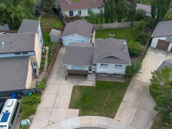 46 N Oxford Rd W, Lethbridge, AB T1K 4V4