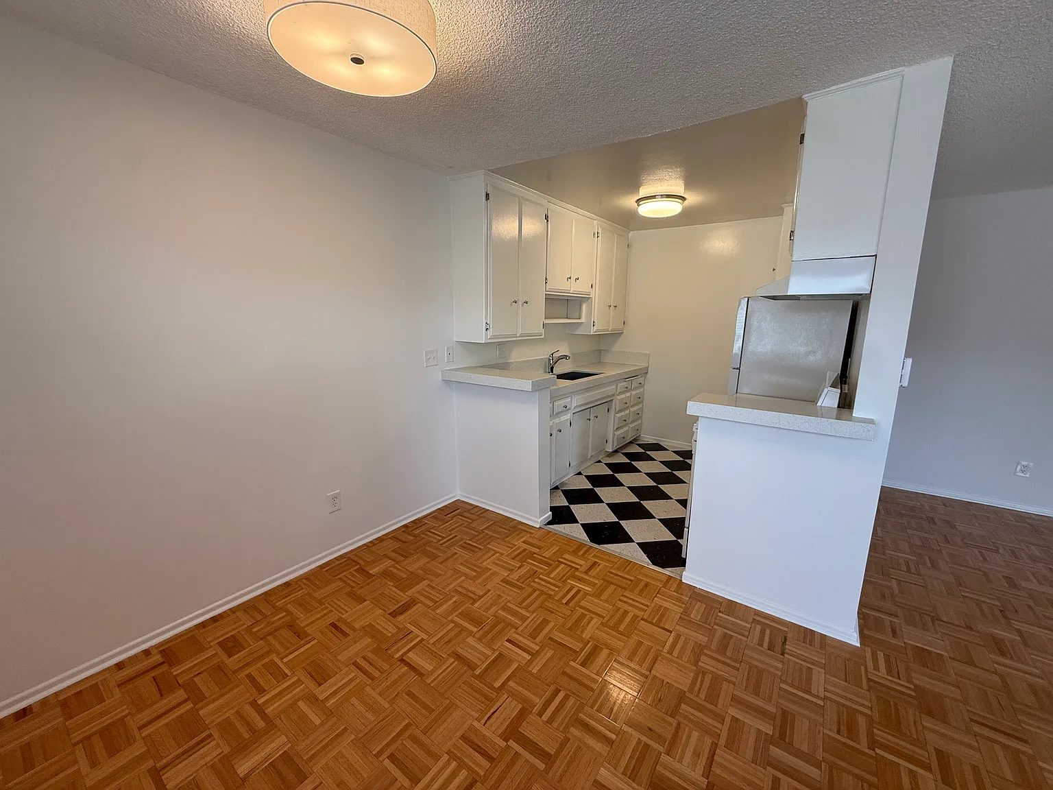 1 bed, 725 sqft, $2,150 — Photo 4