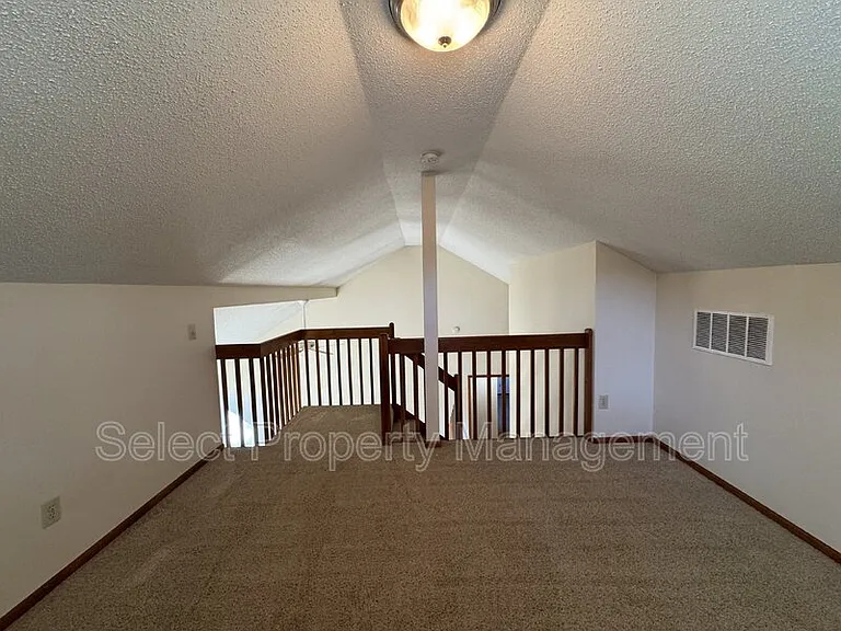 7401 Montclair Dr — Photo 16