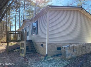 105 Jackson Ln, Harriman, TN 37748