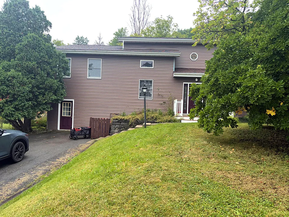 1452 Hanshaw Rd