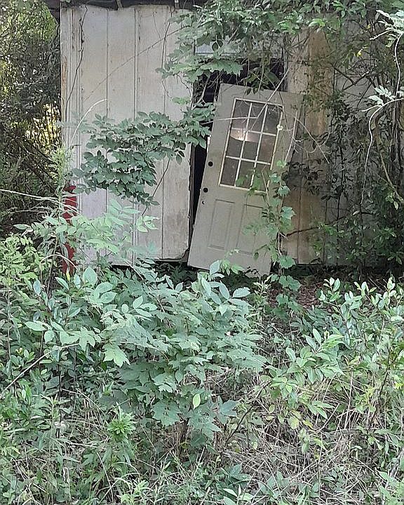 2nd image of 906 18th Ave
