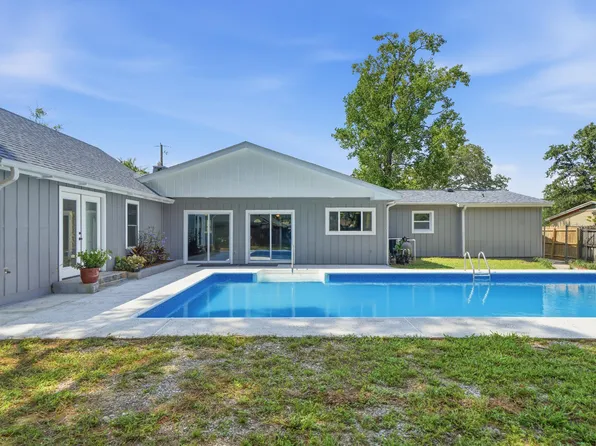 390 Davenport Ave, Valparaiso, FL 32580
