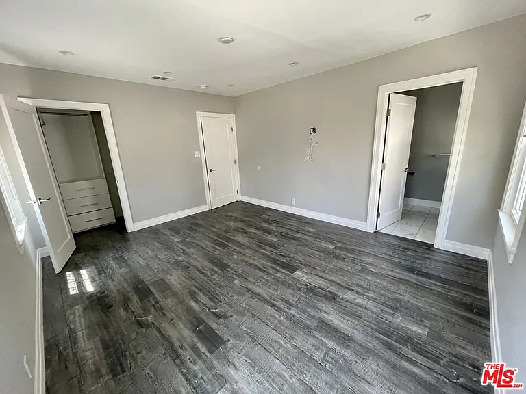 842 S Wooster St — Photo 13