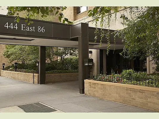 Sold by Stribling | media 18