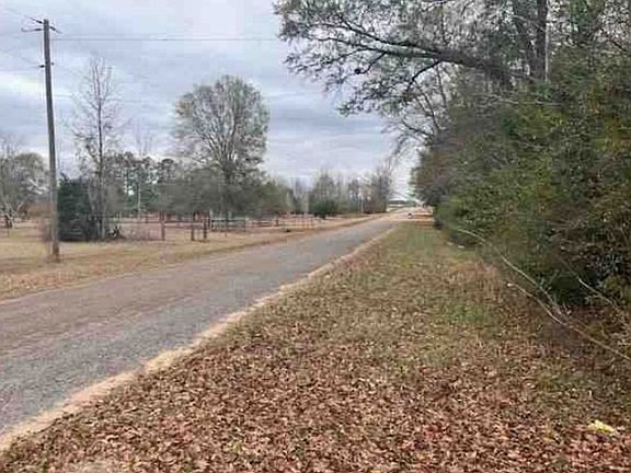 Exterior Neighborhood (street photo)