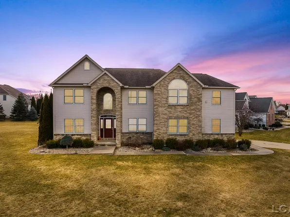 1249 Scott Ridge Dr, Adrian, MI 49221