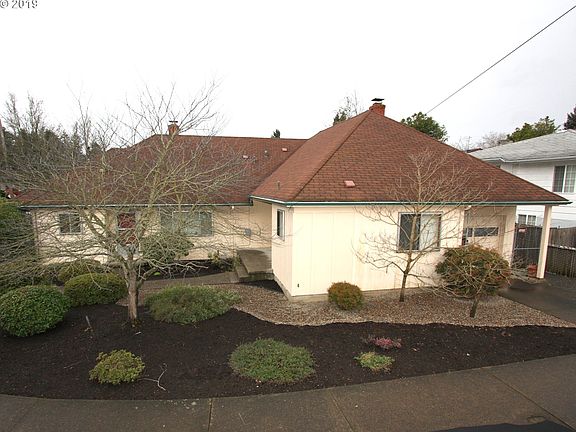 2nd image of 3511-3515 SE Cora Dr