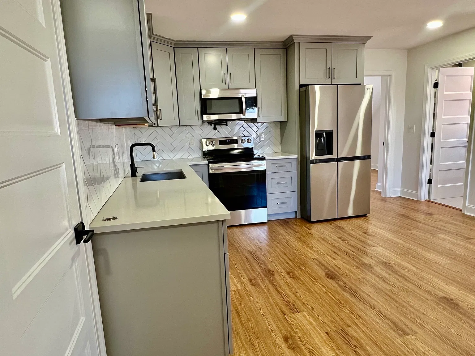 1 bed, 1.0 bath, 660 sqft, $2,300 — Photo 4