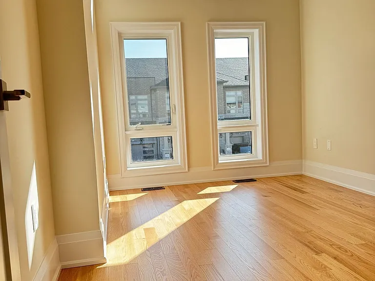 38 Schmeltzer Cres — Photo 15