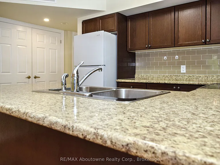 2441 Greenwich Dr #116 — Photo 8