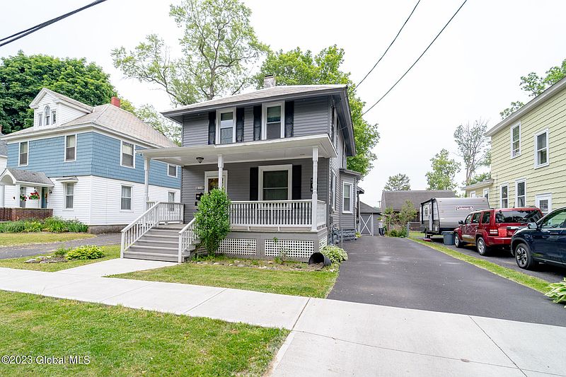2nd image of 16 Sanders Avenue