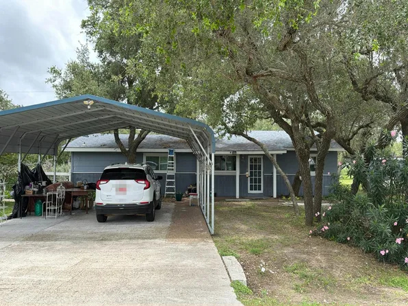 453 Desota Dr, Rockport, TX 78382