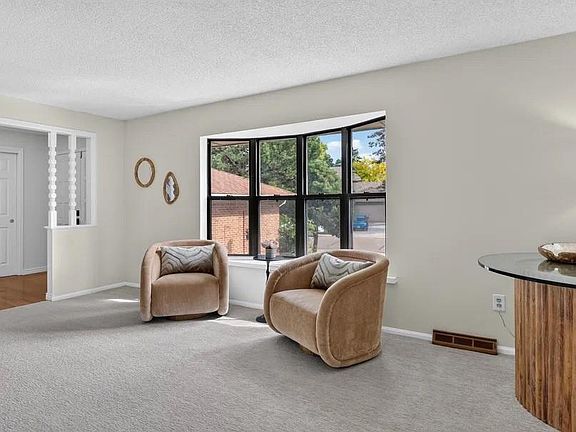 4th image of 3053 E Phillips Drive