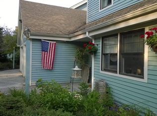 16 Meadow Ln, Freeport, ME 04032