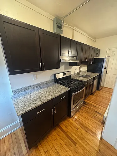 107 W Monument St #2C Photo 1