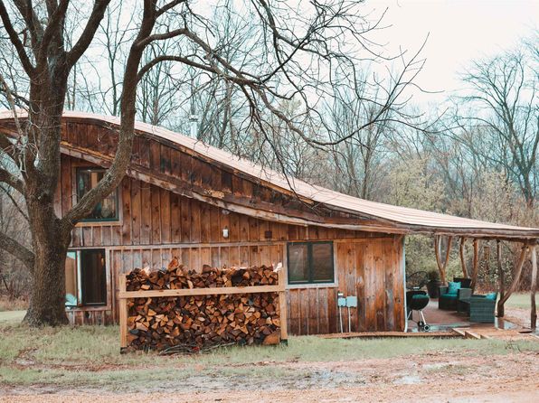 5664 N Dutch Hollow Rd, Potosi, WI 53820