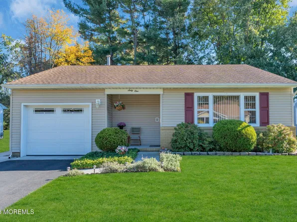 61 Northumberland Drive, Toms River, NJ 08757