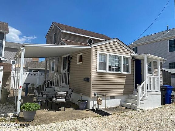 2nd image of 415 Coolidge Avenue #B