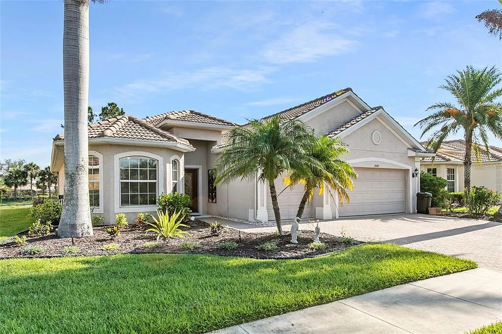 3 bed, 2.0 bath, 2172 sqft, $2,995 — Photo 1