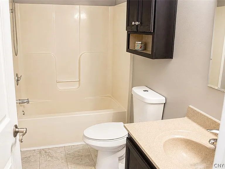 26515 State Route 283 — Photo 16