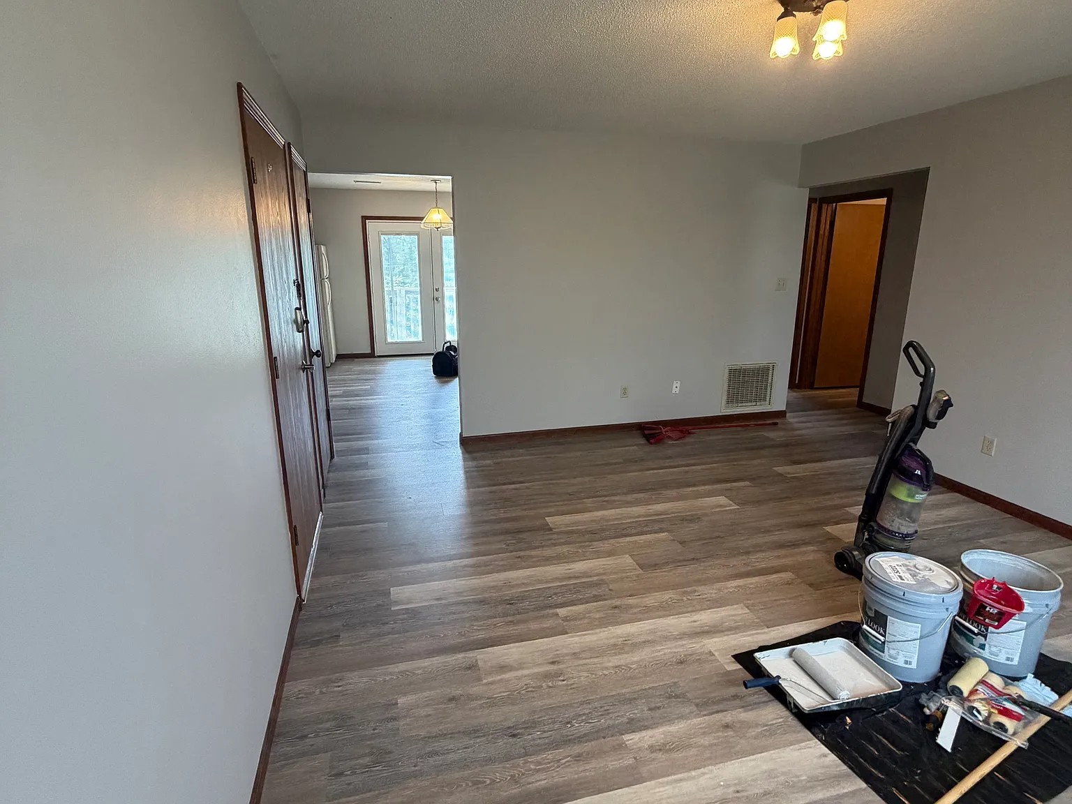2 bed, 800 sqft, $830 — Photo 2