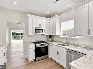 12 Dunrovin Ct, Manchester, NJ 08759