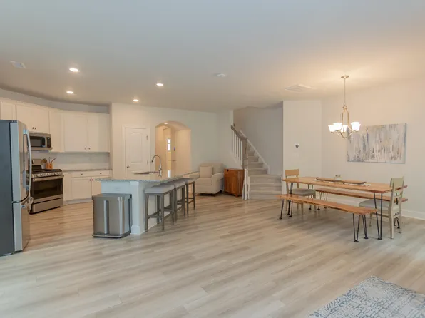 1048 Arbor Edge Ln, Durham, NC 27703