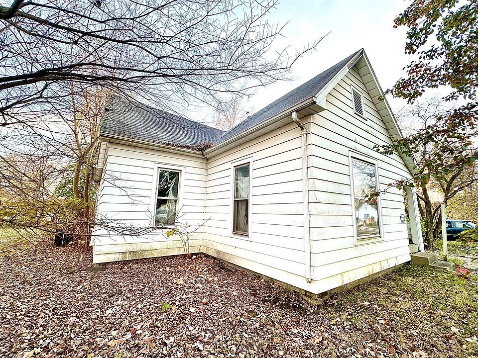 1st image of 3121 E Linn Ave