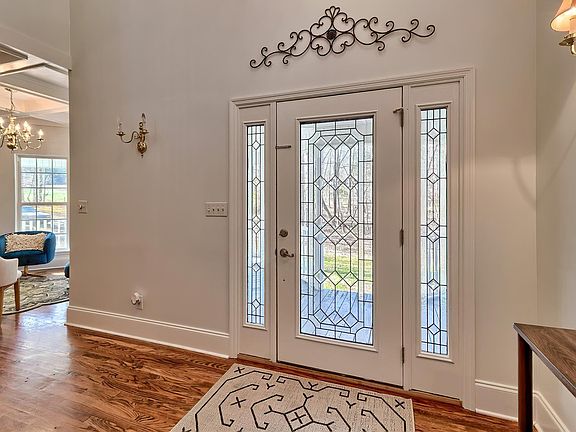 3rd image of 43 Aviary Ln