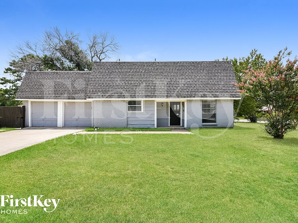 3603 Canary Dr