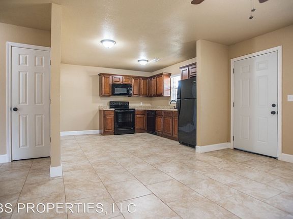4th image of 4452 W Wedington Dr #4452