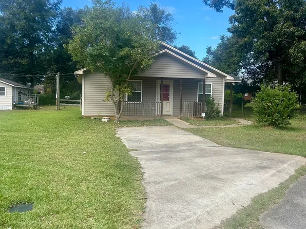 713 Walcott St, Perry, GA 31069