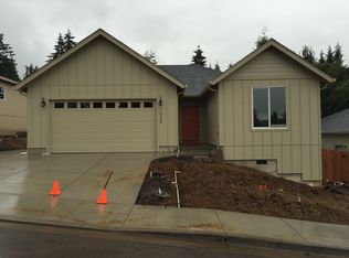 1565 Red Hills Pl, Cottage Grove, OR 97424
