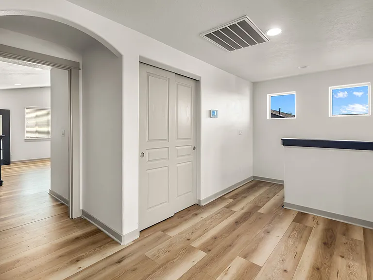 4476 SW Salmon Pl — Photo 18